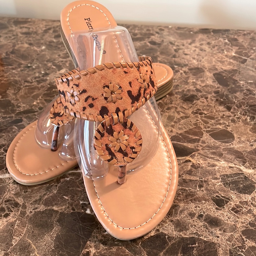 Pierre Dumas Rosetta Leopard Print Women’s Sandals/Slides NWT!!!